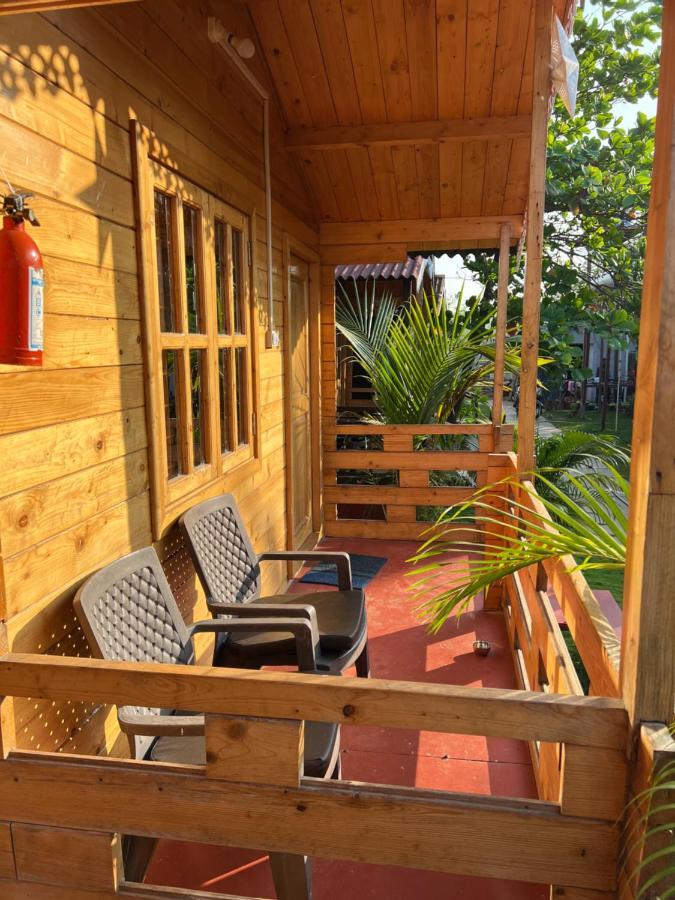 Happy Shack Beach And Wooden Huts Colvá Exterior foto