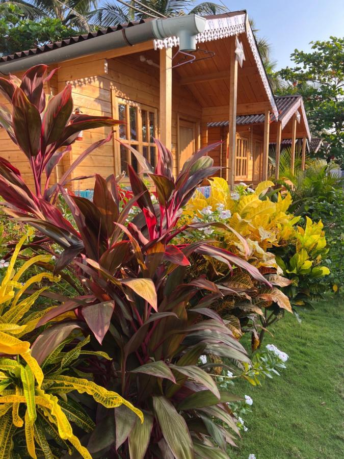 Happy Shack Beach And Wooden Huts Colvá Exterior foto
