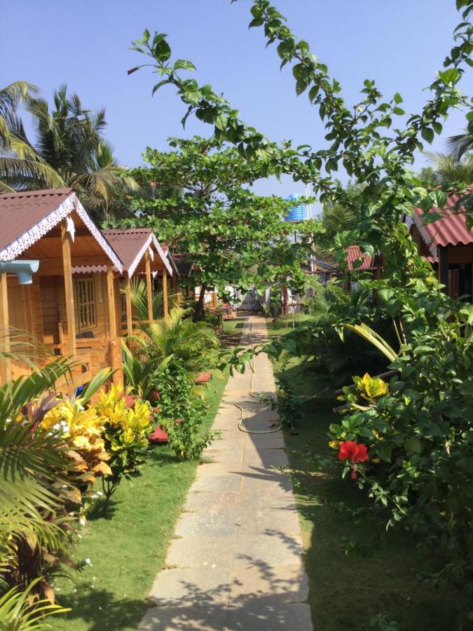Happy Shack Beach And Wooden Huts Colvá Exterior foto
