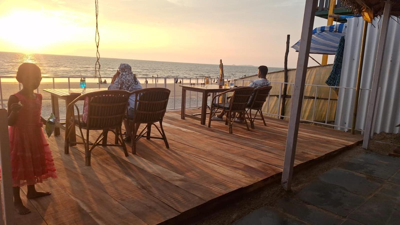Happy Shack Beach And Wooden Huts Colvá Exterior foto