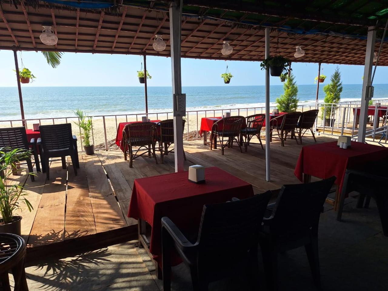 Happy Shack Beach And Wooden Huts Colvá Exterior foto